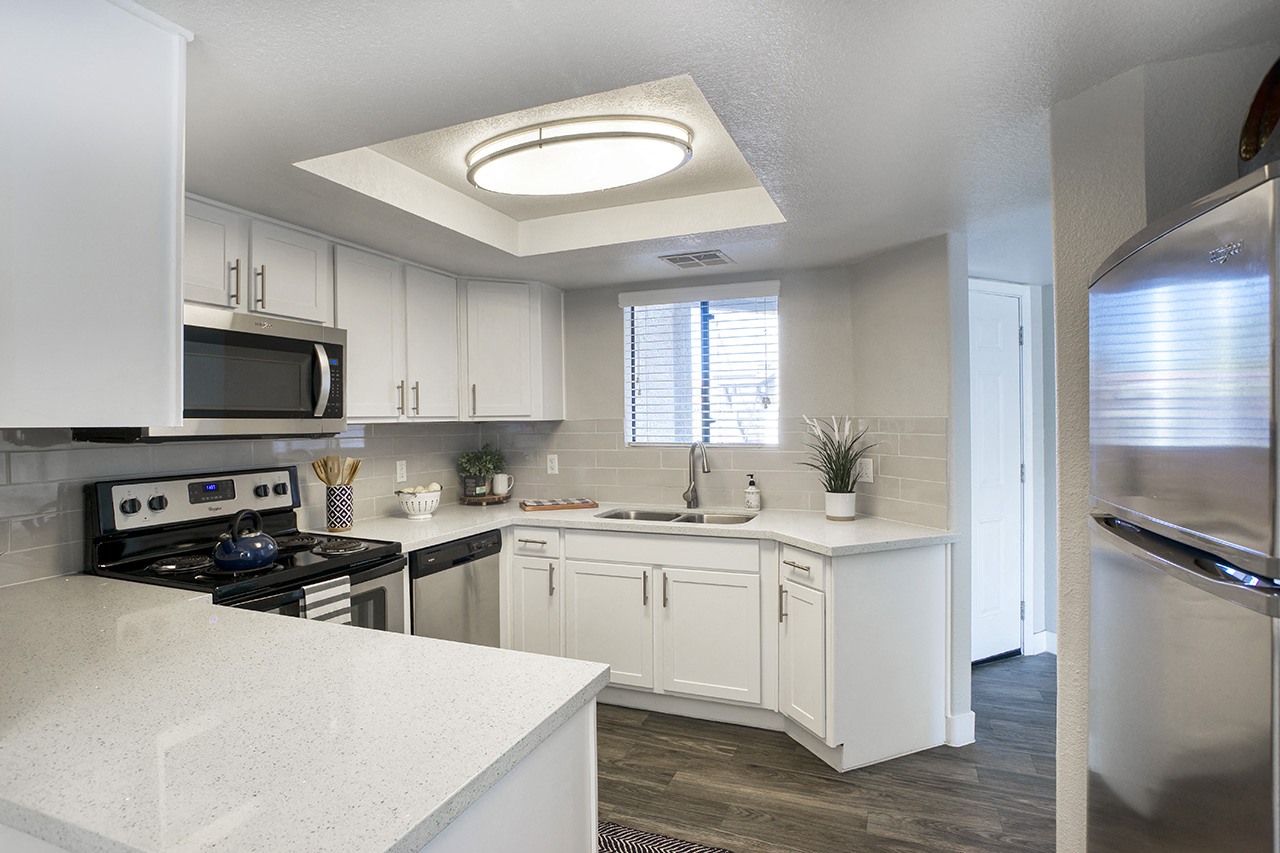 rental homes in phoenix az 85044