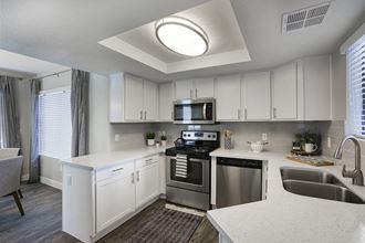 Fully Equipped Kitchen With Modern Appliances at Sonoran Apartment Homes, Arizona, 85044
