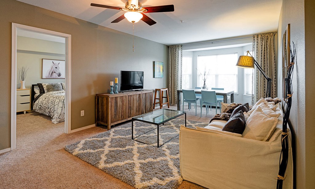 Beautiful Window Coverings at Axcess 15 Apartments, Portland, Oregon