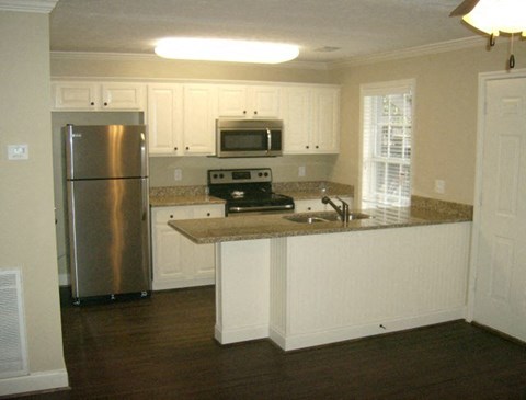 Varsity - 2 Bedroom - Renovated