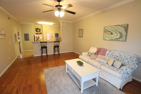 402 W Glenn Ave 2 Beds Apartment for Rent