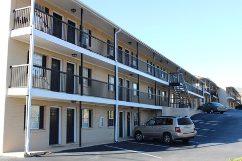 the building where the motel is located