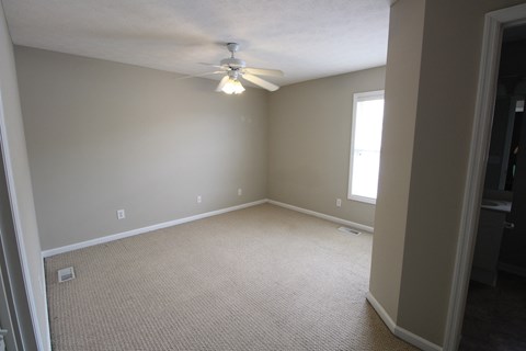 Donahue - 2 Bedroom - Renovated