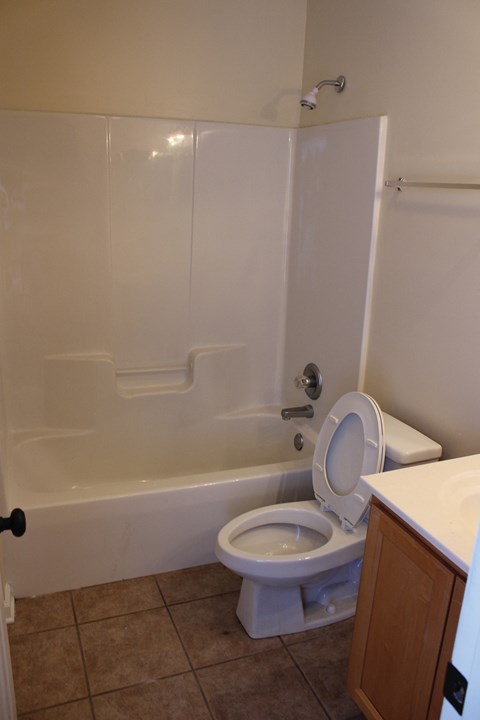 Glenn Oaks - 2 Bedroom