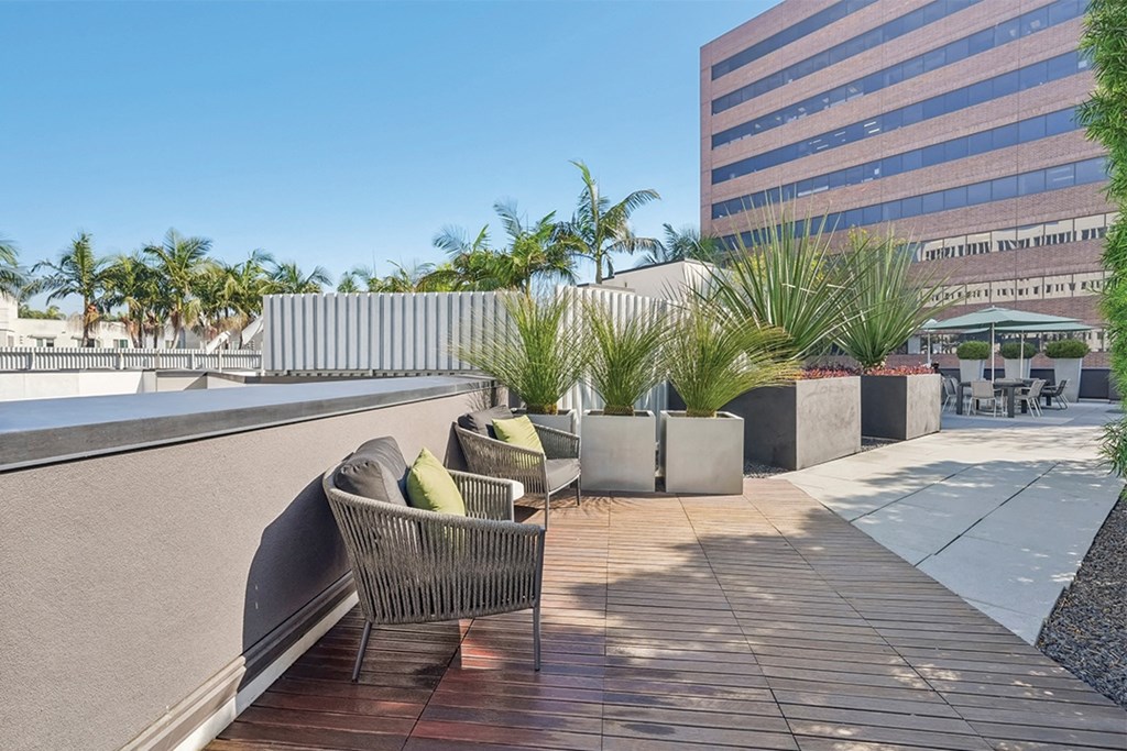 1111 Wilshire - Rooftop Deck