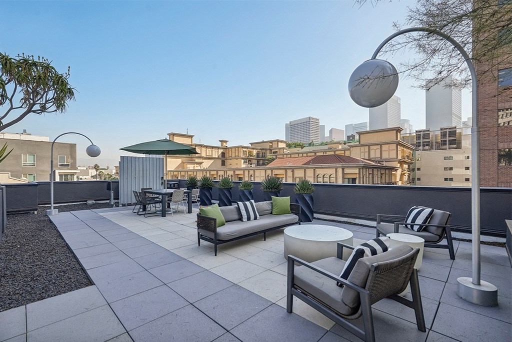 1111 Wilshire - Rooftop Deck