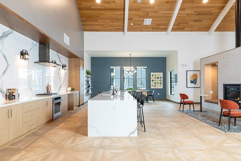 Clubhouse Kitchen & Lounge - The Miles