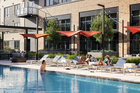 Alba - Pool