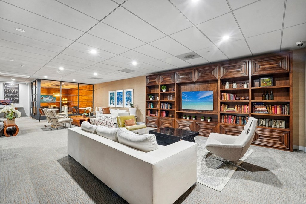 Apex The One - Resident Lounge