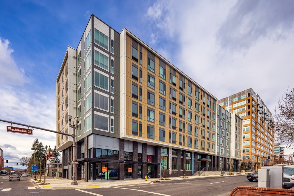 Coen & Columbia Exterior