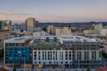 238 13th Street Studio-3 Beds Apartment for Rent - Photo Gallery 5