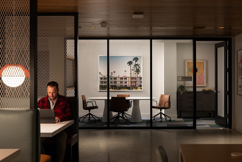 Private Meeting Office Felix at The Society