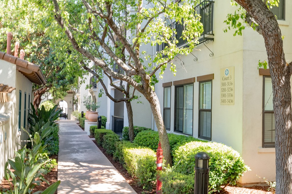 Fountain Plaza - Exterior