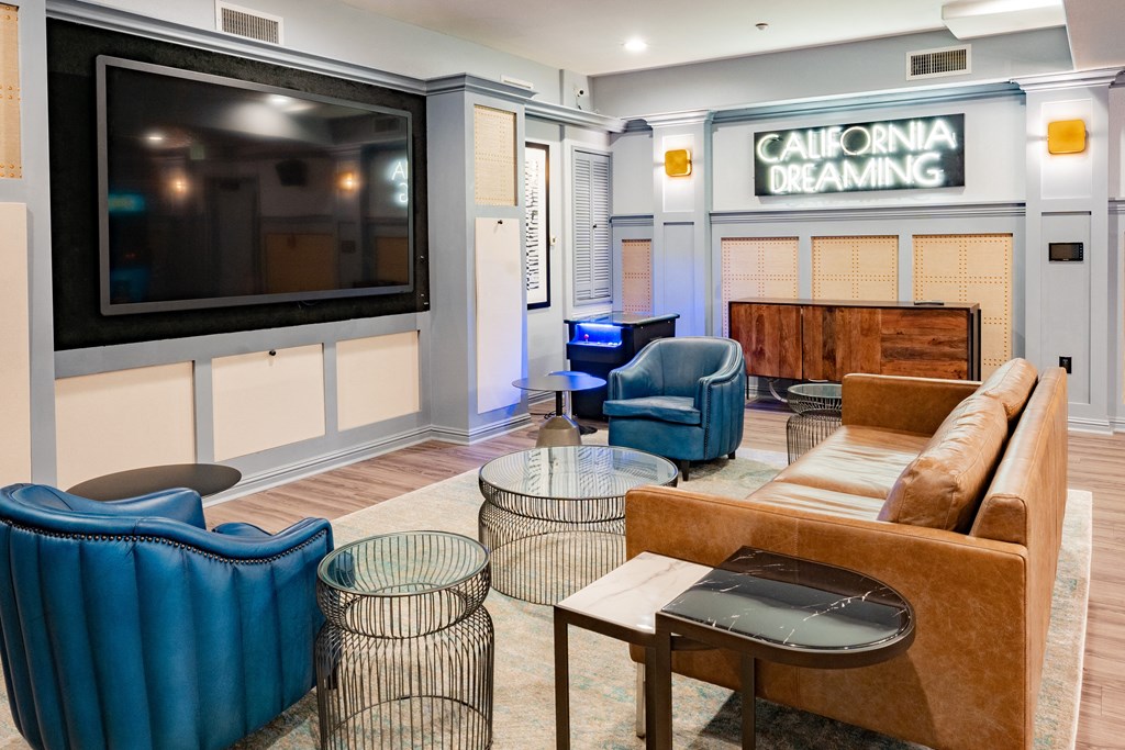 Fountain Plaza - Media Center