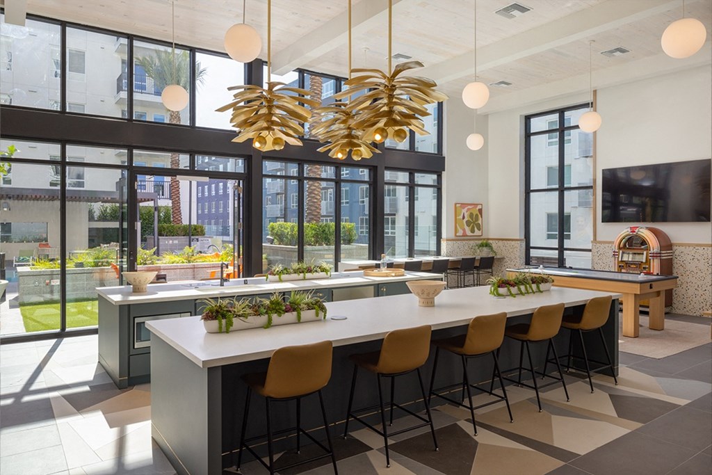 Dining Lounge - Margo