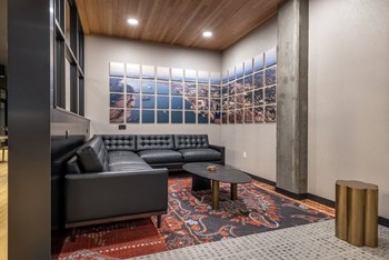 Resident Hub Lounge - Coen & Columbia - Photo Gallery 46