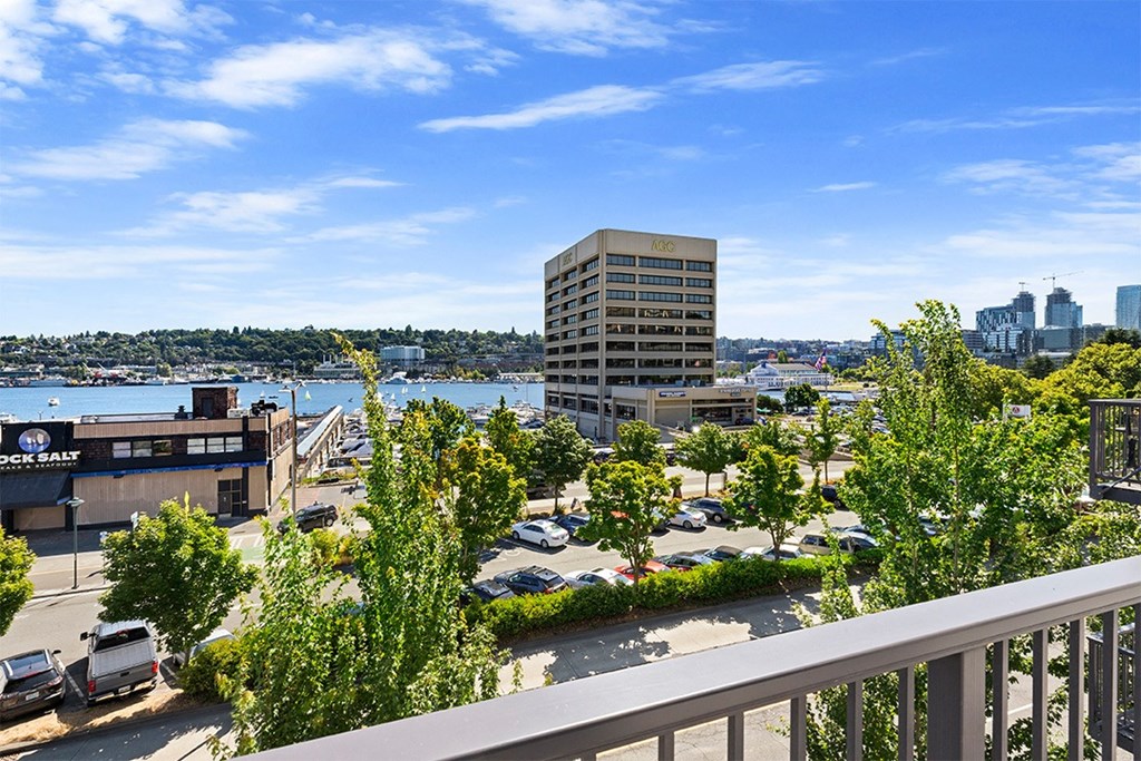 Westlake Steps - Balcony View