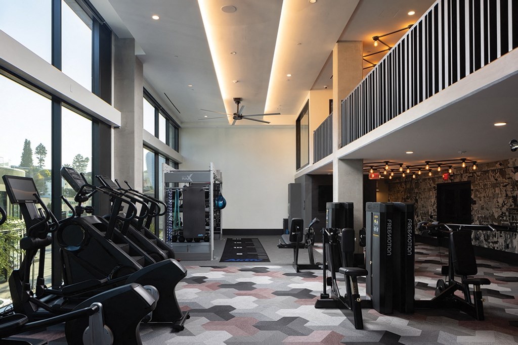 Two-Level Fitness - The Lark Uptown