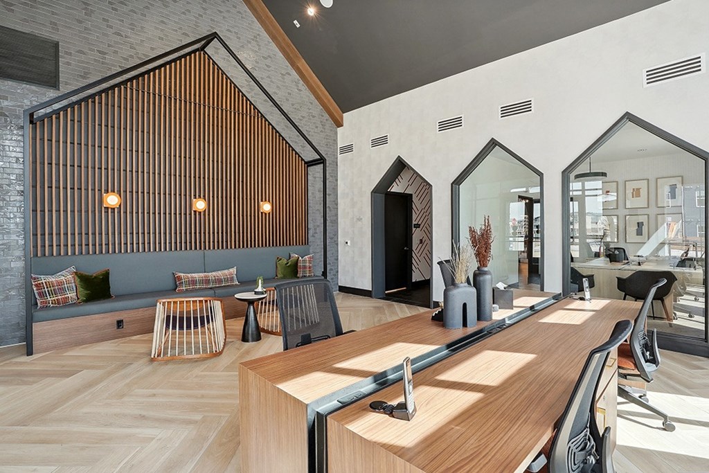 Lobby & Office - Sabine