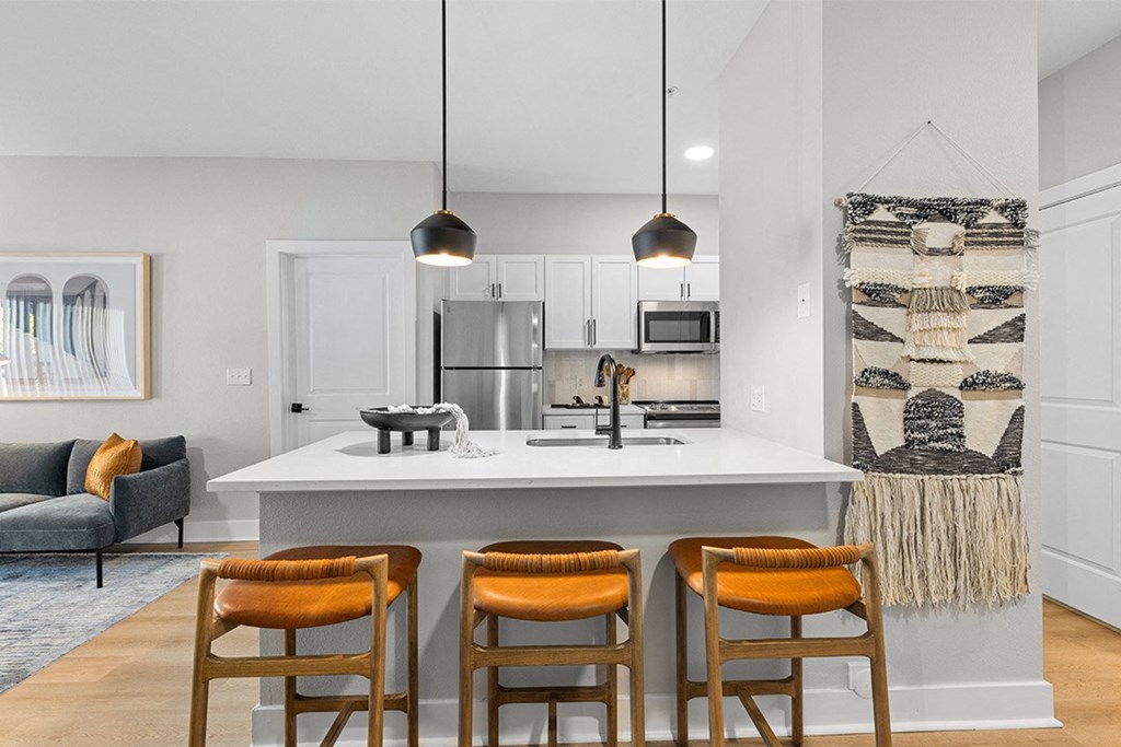 The Flats at Inverness - Kitchen and Bar Seating