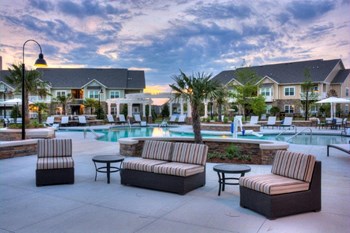 Pool Area Pool - Photo Gallery 6