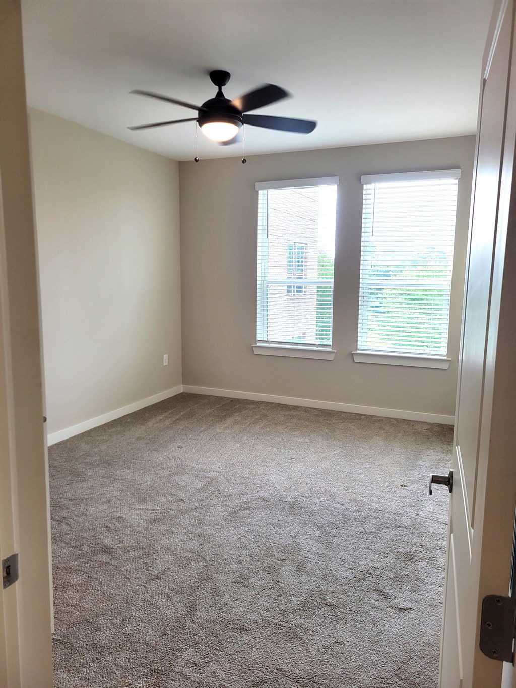 500 Northside Station Apartments Bedroom with fan