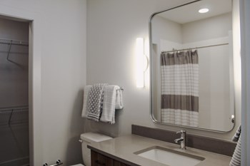 Bathroom - Photo Gallery 16