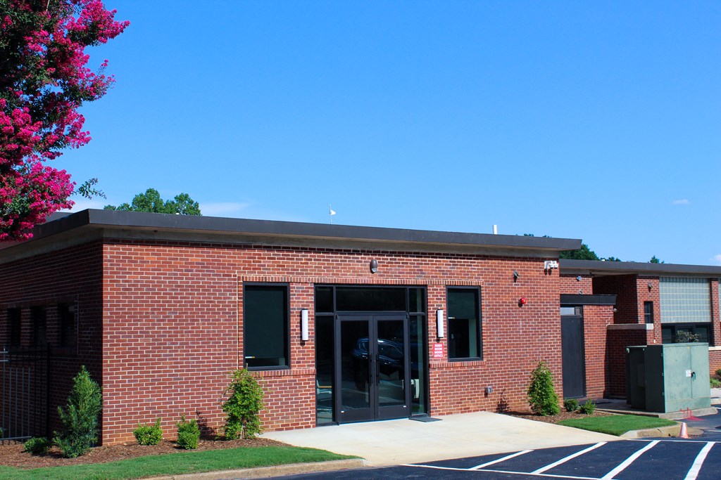 Schoolhouse Lofts Leasing Office