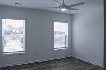 Bedroom 1 - Photo Gallery 8