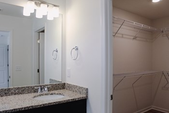 Attached Bathrooms - Photo Gallery 10