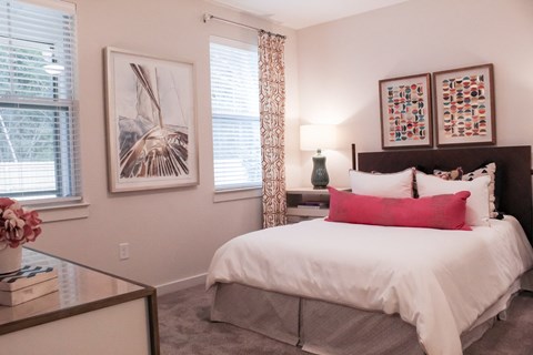 2 and 3-bedroom Townhomes