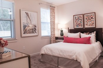 2 and 3-bedroom Townhomes - Photo Gallery 12