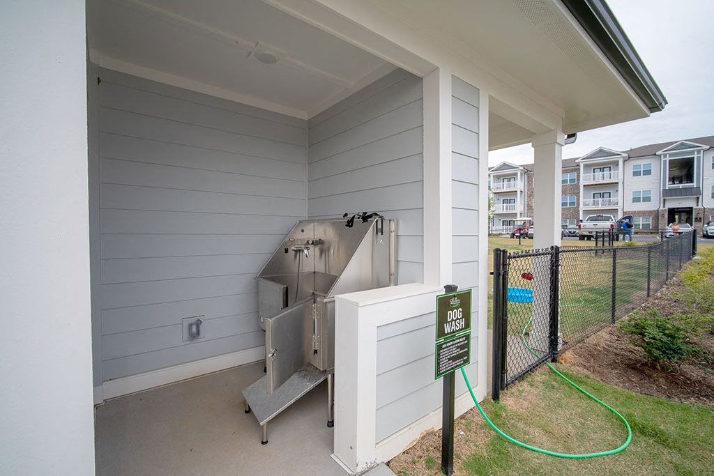 a hose is plugged into the side of a building
