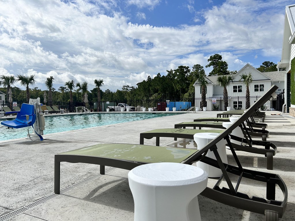 the pool at the resort at longboat key club