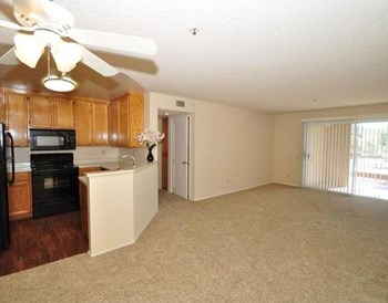 Living Room and Kitchen - Photo Gallery 6