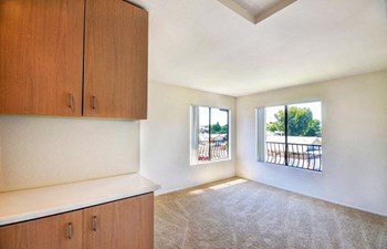 Living Room Vacant Unit - Photo Gallery 3