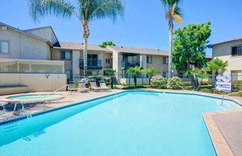 Swimming Pool - Photo Gallery 4