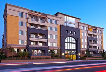 Building Front - Photo Gallery 2