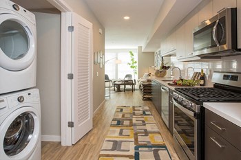 Kitchen and Laundry - Photo Gallery 6