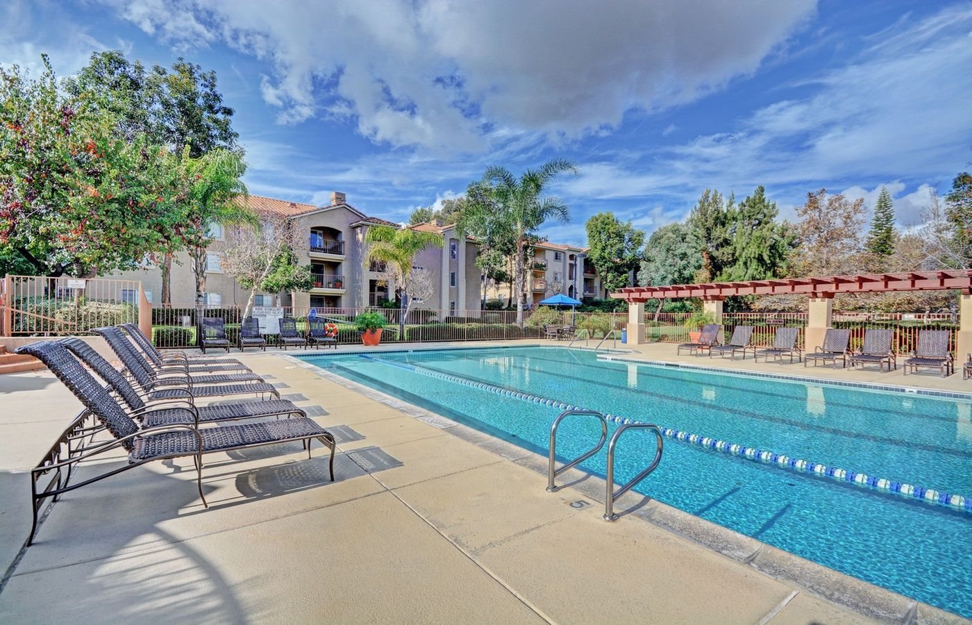 Modern Apartments In Central City La 