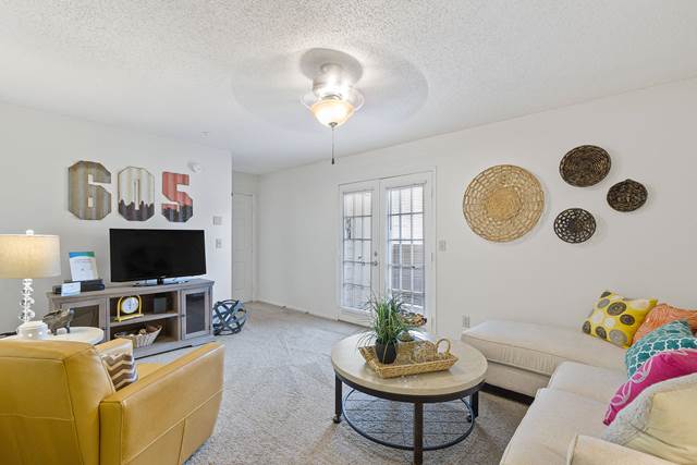 Cimarron Trails . Apartments