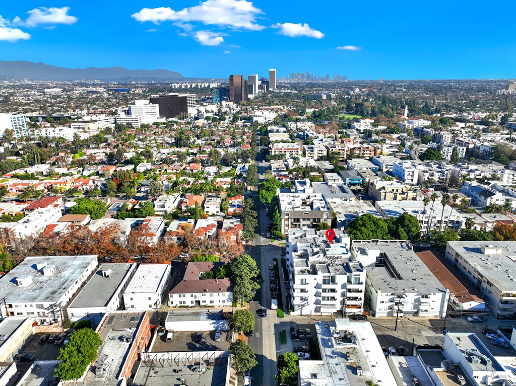 A cityscape with buildings and a clear sky at Beverly Wooster Apartments, Los Angeles, 90035
