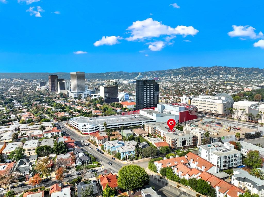 A cityscape with a red pinpointed location at The Urbanpolitan, Los Angeles