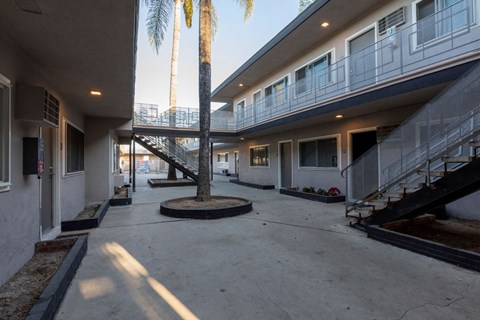 Hayvenhust Place Courtyard