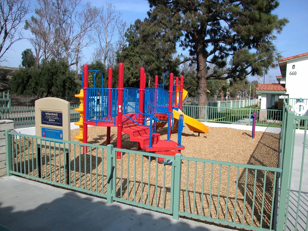 Corona de Oro Playground
