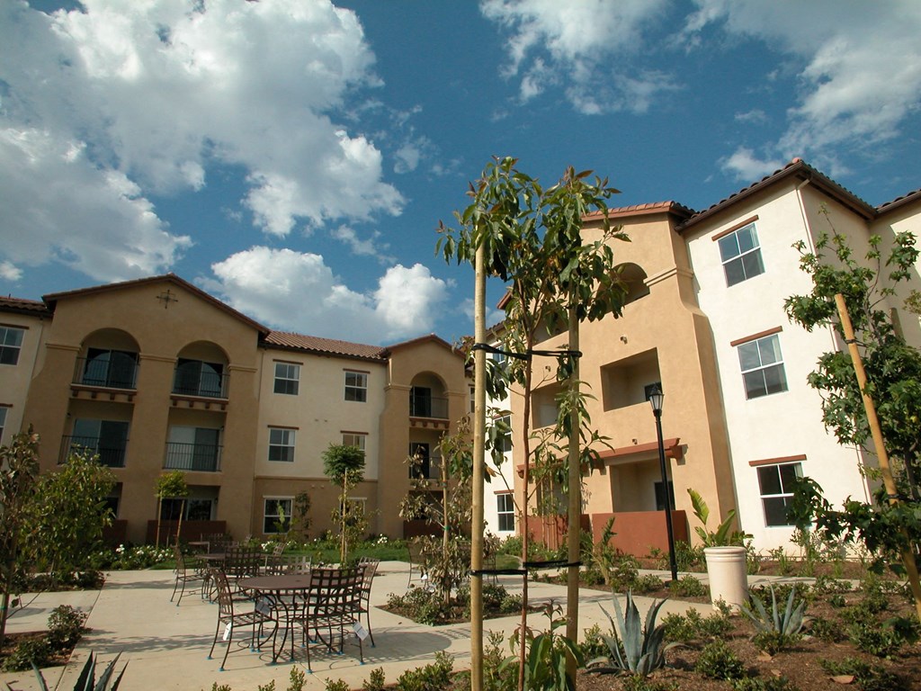 Gardens at Sierra Courtyard