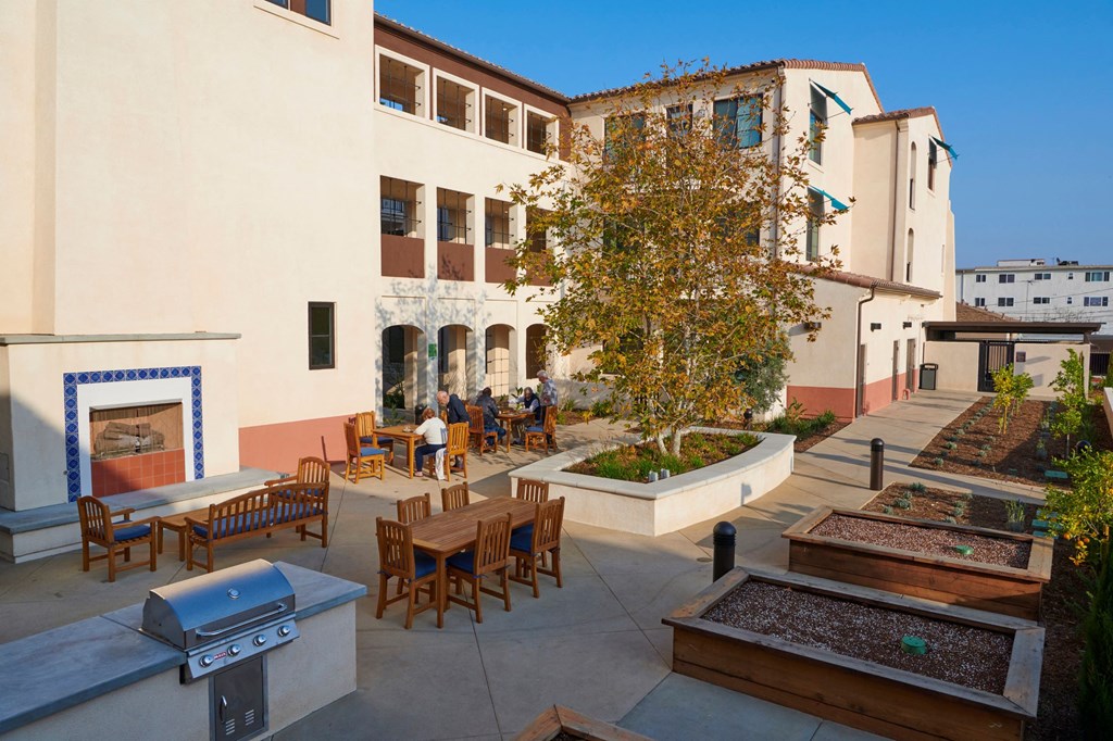Vista Grande Court Courtyard Vista Grande Court Courtyard