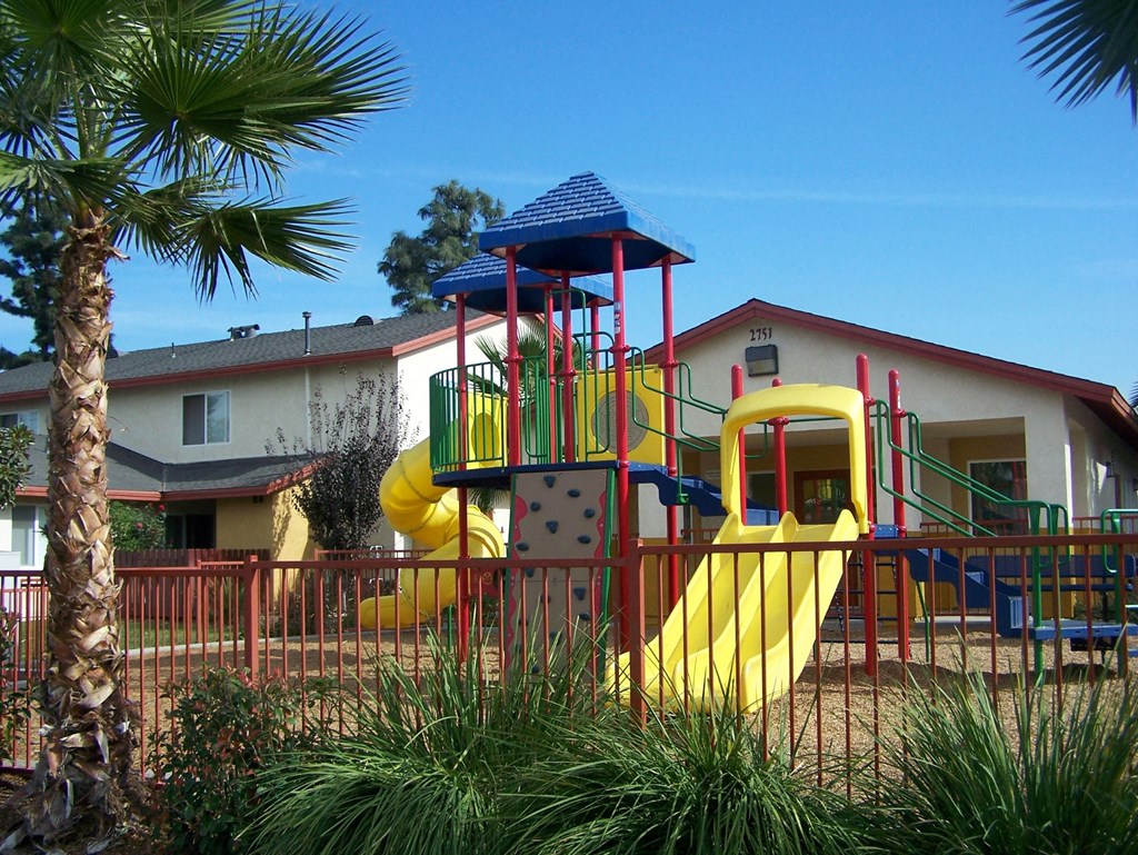 Mission Pointe at Riverside Playground