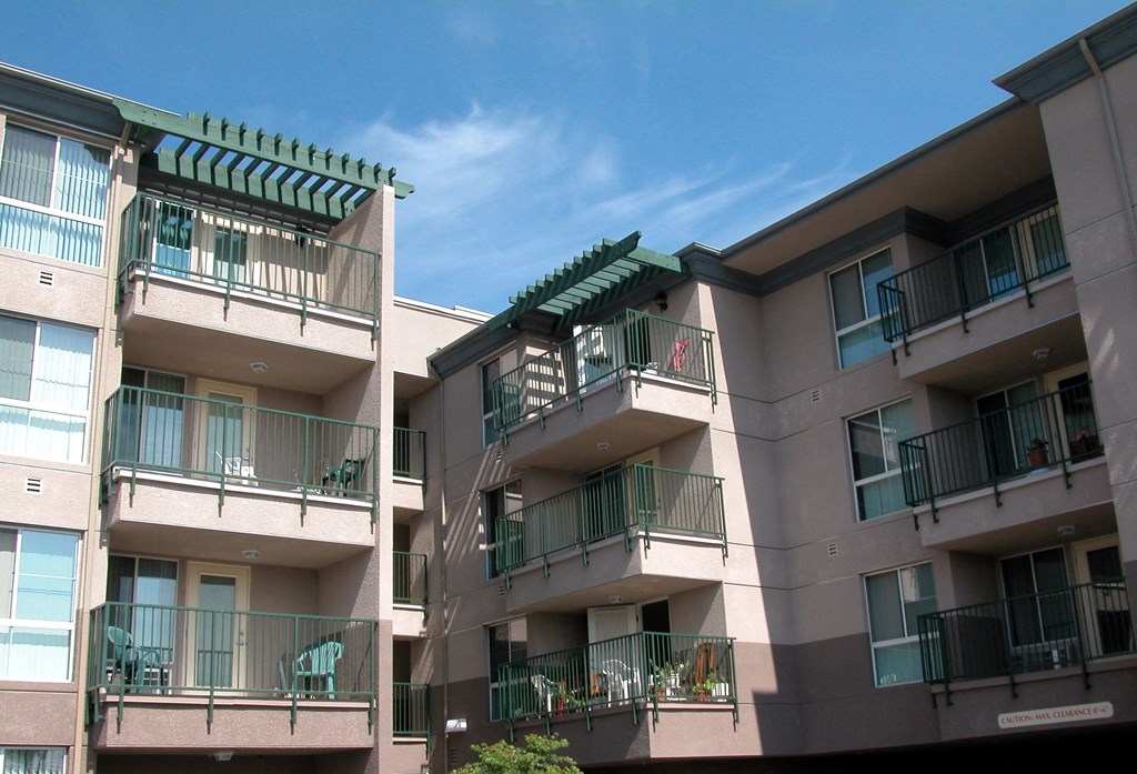 Oaks on Florence Exterior