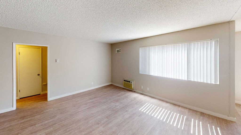 Bay Windows at La Fayette Marquis, Los Angeles, CA, 90057